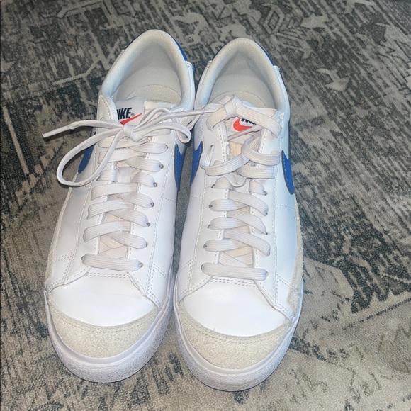 Nike women’s Blazer Low Platform 'White Game Royal' size 8.5 - Picture 3 of 7